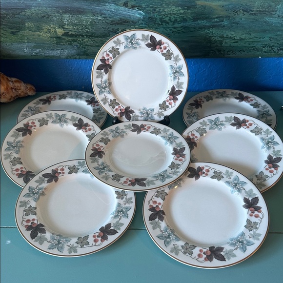 8 6.5  Plates Royal Doulton Camelot Side, Appetizer or Dessert Plates - Picture 1 of 8